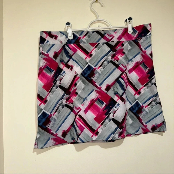 Women’s NWT IZod Golf Brand Pink and Blue Pattern Print Mini Golf Skirt Size 12 - Picture 2 of 11